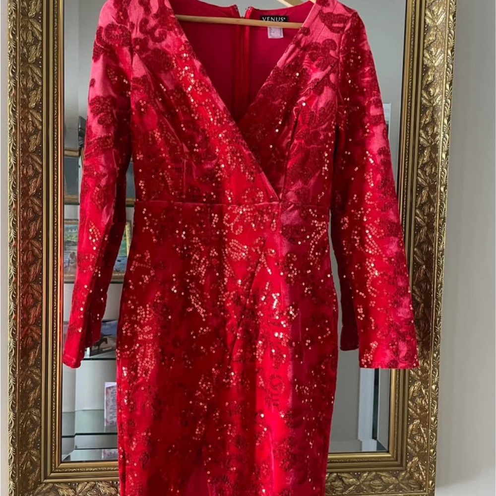 VENUS Elegant Red Sequin Long Sleeve Dress